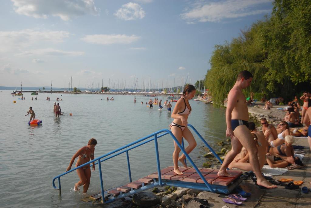 Club Aliga Retro Resort Balatonvilagos Exterior photo