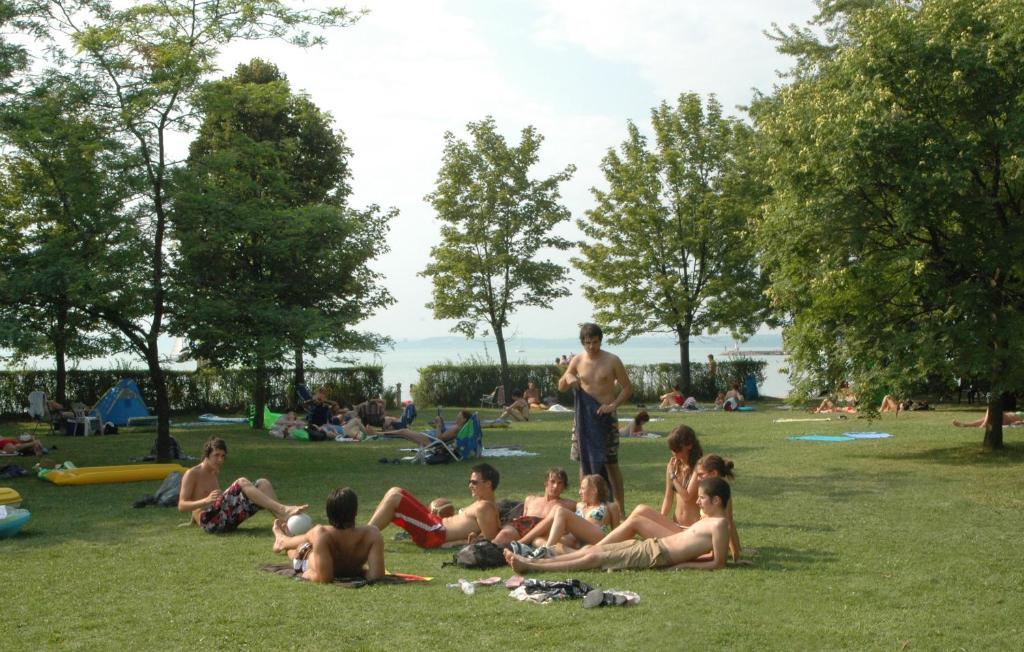 Club Aliga Retro Resort Balatonvilagos Exterior photo